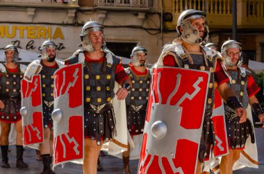 CARTAGENA, İSPAIN - 23 EPTEMBER 2022 Kartacalılar ve Romalılar, İkinci Pön Savaşı sırasında kentte meydana gelen tarihi olayları anmak amacıyla 1990 yılından beri İspanya 'nın Kartagena kentinde tarihi bayramlar düzenlediler.