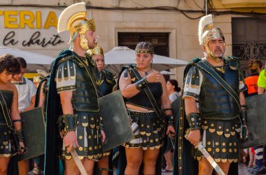 CARTAGENA, İSPAIN - 23 EPTEMBER 2022 Kartacalılar ve Romalılar, İkinci Pön Savaşı sırasında kentte meydana gelen tarihi olayları anmak amacıyla 1990 yılından beri İspanya 'nın Kartagena kentinde tarihi bayramlar düzenlediler.