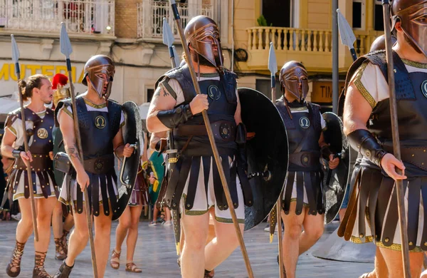 CARTAGENA, İSPAIN - 23 EPTEMBER 2022 Kartacalılar ve Romalılar, İkinci Pön Savaşı sırasında kentte meydana gelen tarihi olayları anmak amacıyla 1990 yılından beri İspanya 'nın Kartagena kentinde tarihi bayramlar düzenlediler.