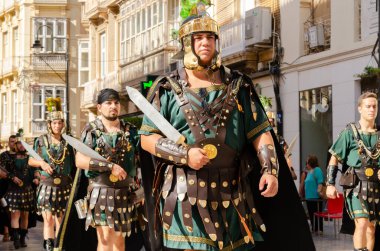 CARTAGENA, İSPAIN - 23 EPTEMBER 2022 Kartacalılar ve Romalılar, İkinci Pön Savaşı sırasında kentte meydana gelen tarihi olayları anmak amacıyla 1990 yılından beri İspanya 'nın Kartagena kentinde tarihi bayramlar düzenlediler.