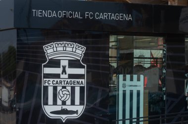 CARTAGENA, SPAIN - 19 SEPTEMBER 2022 İspanya 'daki Cartagonova Stadyumu' nun hemen yanında yer alan FC Cartagena 'nın futbol taraftarları için mağaza