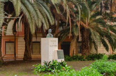 ALMERIA, SPAIN - 11 Aralık 2023 İspanyolca ve Katalanca çocuklar için şiirler yazan yazar Celia Vinas 'ın çeyizi savaş sonrası panoramasında yenilikçi ve önemli kabul ediliyor.