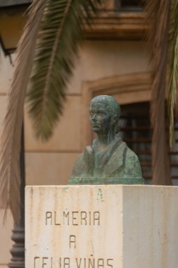 ALMERIA, SPAIN - 11 Aralık 2023 İspanyolca ve Katalanca çocuklar için şiirler yazan yazar Celia Vinas 'ın çeyizi savaş sonrası panoramasında yenilikçi ve önemli kabul ediliyor.