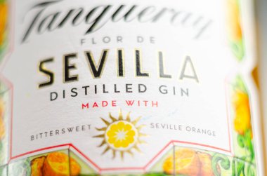 LONDON, İngiltere - 28 Mart 2024 Charles Tanqueray dünyanın en iyi cin arayışında öncü ve yenilikçiydi. 1860 'larda İspanya' ya yaptığı seyahatler Sevilla portakallarını kullanarak eşsiz bir cin yaratmasına ilham kaynağı oldu.