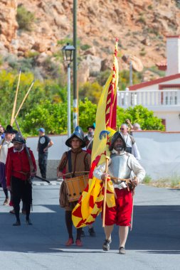 PADULES, SPAIN - 11 Mayıs 2024 Alpujarras Barışı 'nın 1570' ten kasaba sakinleri tarafından yeniden canlandırılmasına ilişkin tarihi gerçeklerin yeniden canlandırılması