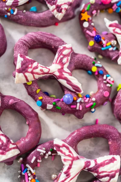Homemade Chocolate Dipped Pretzel Twists Decorated Colorful Sprinkles Chocolate Mermaid — Stockfoto