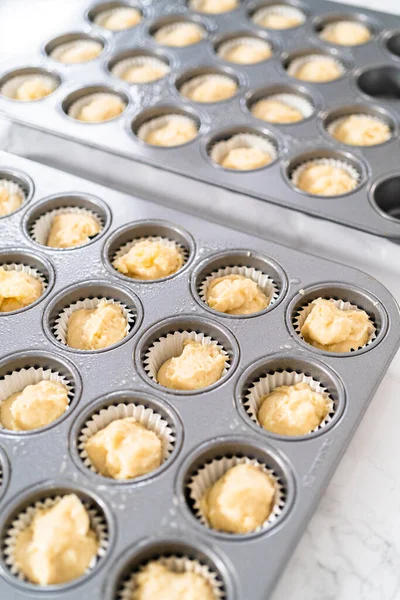 Scooping Cupcake Batter Dough Scoop Baking Pan Liners Bake American — Φωτογραφία Αρχείου
