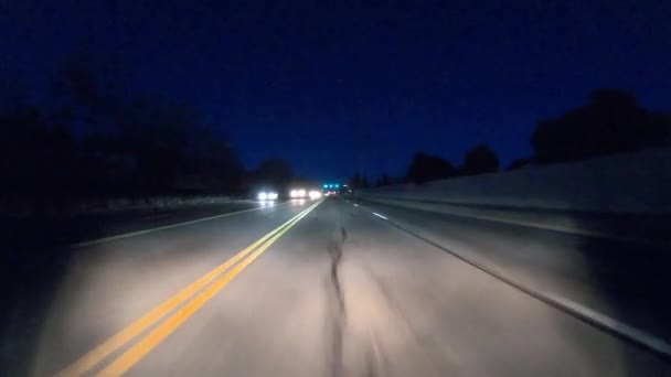 Денвер Колорадо Сша Січня 2020 Їздить Типовій Асфальтованій Дорозі Вночі — стокове відео