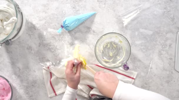 Düz Yatıyordu Adım Adım Tek Boynuzlu Meringue Kurabiyesi Pişirmek Için — Stok video