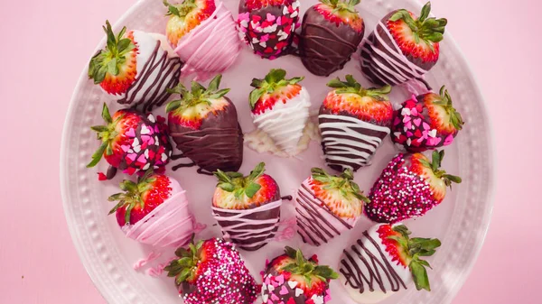 Flat Lay Step Step Variety Chocolate Dipped Strawberries Pink Cake — Stock Photo, Image