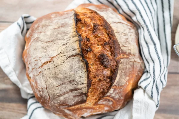 Vers Gebakken Zuurdesem Roggebrood Brood — Stockfoto
