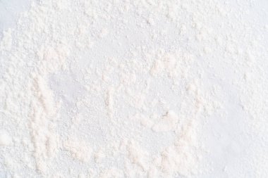 Krem peynirli kırmızı kadife keke yağlı metal kek kalıbı..