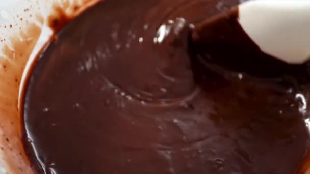 Подготовка Шоколадного Ганаха Миске Смешивания Стекла — стоковое видео