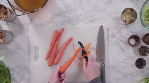 Curring Warzywa Białej Desce Gotowania Wegetariańskiej Zupy Białej Fasoli — Wideo stockowe
