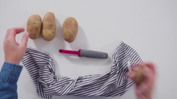 Flat Lay Step Step Peeling Large Yellow Potatoes Vegetable Peeler — Stock Video