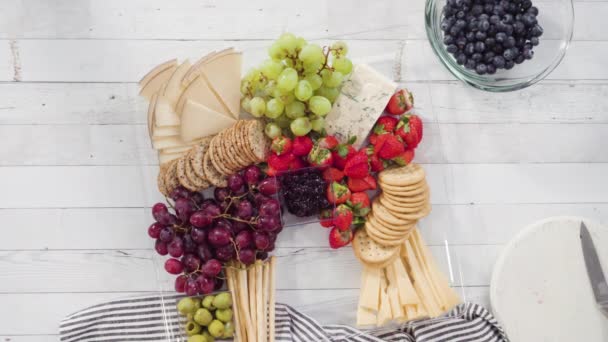 Flat Lay Step Step Arranging Cheese Platter Fresh Fruits Gourmet — Stock Video