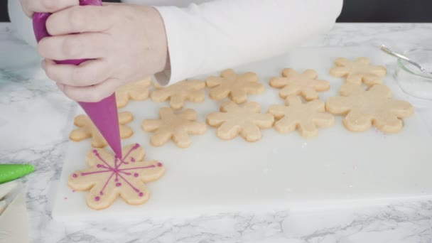 Крок Кроком Цукрове Печиво Формі Сніжинки Рожевим Королівським Глазур — стокове відео