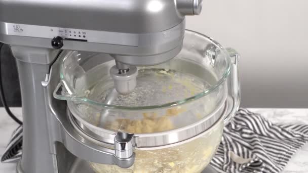 Schritt Für Schritt Zutaten Küchenmixer Mischen Hausgemachte Brioche Brötchen Backen — Stockvideo