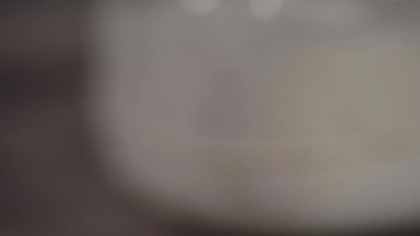 Годування Закваски Скляній Банці Випічки Хліба Майстрині — стокове відео