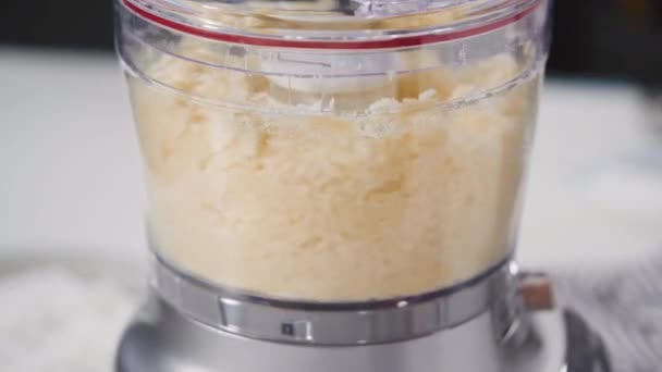 Zutaten Einer Küchenmaschine Mischen Hausgemachte Kokosplätzchen Zuzubereiten — Stockvideo