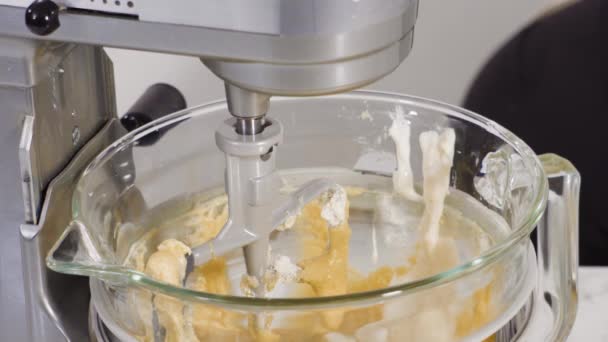 Schritt Für Schritt Zutaten Für Zitronenpfundkuchen Den Teig Mischen — Stockvideo