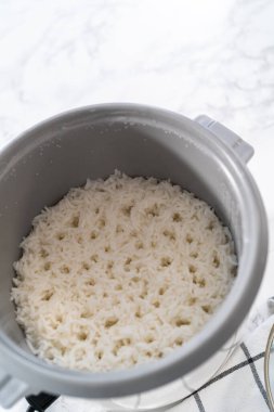 Cilantro Lime Rice. Pirinç fırınında uzun pirinç pişirmek..