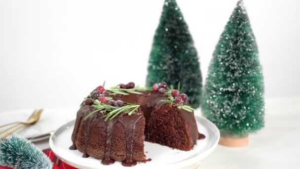 Step Step Sliced Chocolate Bundt Cake Chocolate Frosting Decorated Fresh — Stock Video
