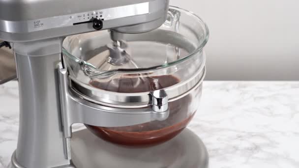 Time Lapse Whipping Chocolate Ganache Electric Kitchen Mixer — ストック動画