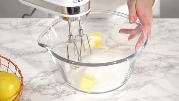 Krok Kroku Składniki Mieszania Szklanej Misce Przygotowania Ciasta Cytrynowego — Wideo stockowe