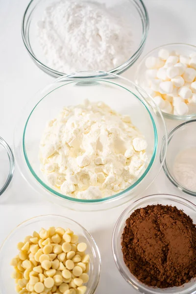 Uppmätta Ingredienser Glas Blandningsskålar För Att Göra Hemlagad Varm Choklad — Stockfoto