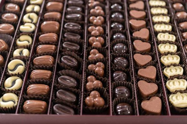 Doos Met Gourmet Geassorteerde Chocolade Grote Doos — Stockfoto