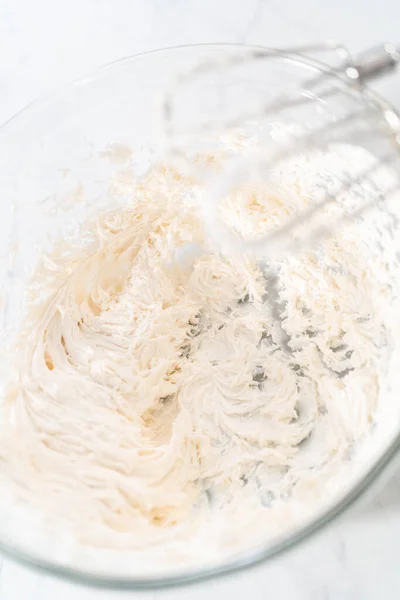 Whisking Store Bought Buttercream Frosting Electric Hand Mixer Decorate Gingerbread — 스톡 사진