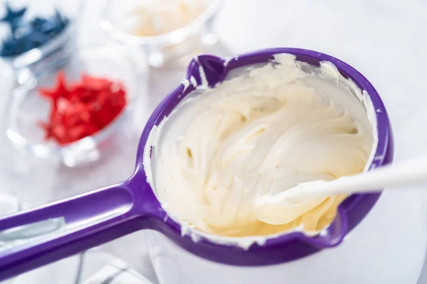 Faire Fondre Glaçage Crème Beurre Acheté Magasin Dans Melting Pot — Photo