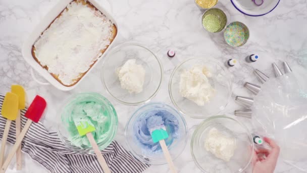 Pose Plate Mélange Colorant Alimentaire Dans Glaçage Crème Beurre Italienne — Video