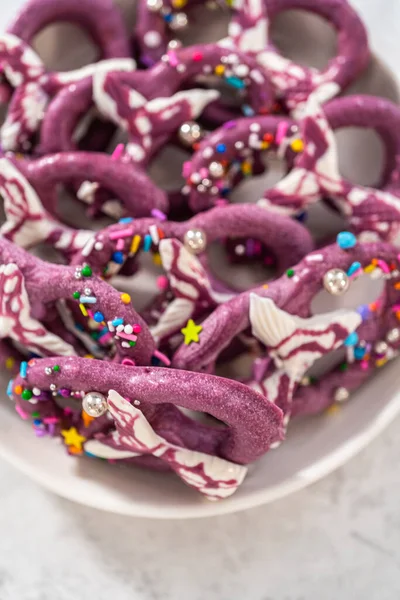 Homemade Chocolate Dipped Pretzel Twists Decorated Colorful Sprinkles Chocolate Mermaid — Stock Photo, Image