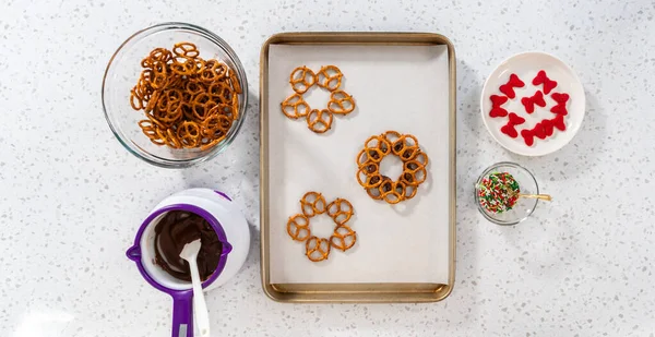 Flat Lay Dipping Pretzels Twists Melted Chocolate Make Chocolate Pretzel — Stock Photo, Image