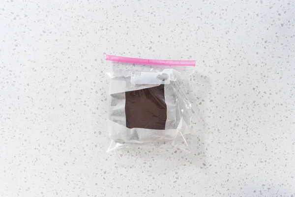 Flat Lay Storing Plain Homemade Fudge Reusable Plastic Bag — Stock Photo, Image