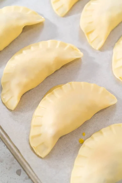 요리하지 엠파나다 달걀씻은 고구마와 — 스톡 사진