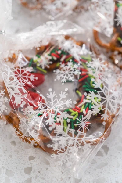 Chocolate Pretzel Christmas Wreath — Stock Photo, Image