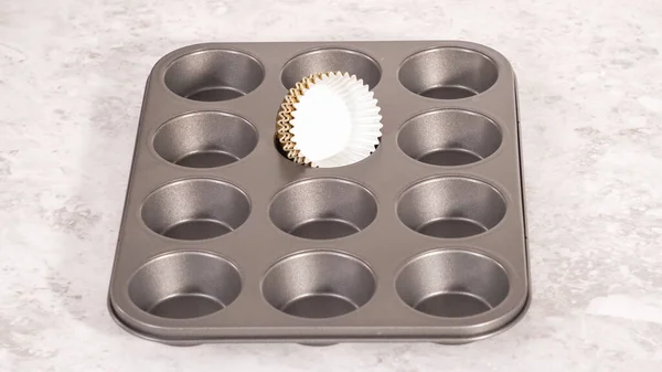 Step Step Lining Cupcake Baking Pan Foil Cupcake Liners Bake — Stock Photo, Image