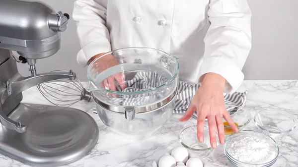Adım Adım Tek Boynuzlu Kurabiyeleri Pişirmek Için Mutfak Mikserinde Krema — Stok fotoğraf