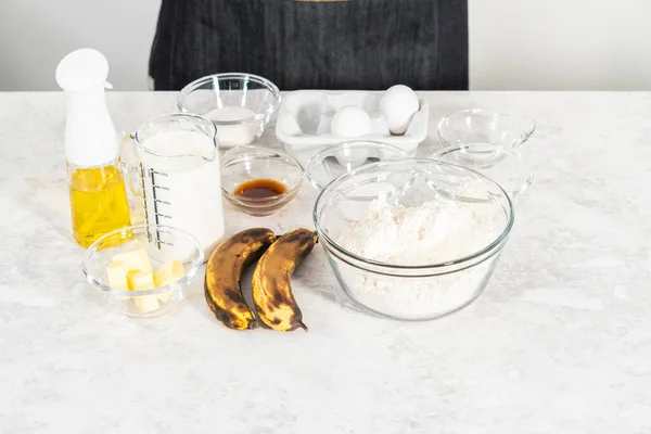 Ingredientes Medidos Tigelas Mistura Vidro Para Preparar Panquecas Banana Coco — Fotografia de Stock