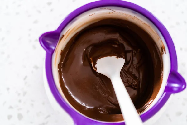 Melting Chocolate Chips Candy Melting Pot Make Chocolate Covered Pretzel — Stockfoto