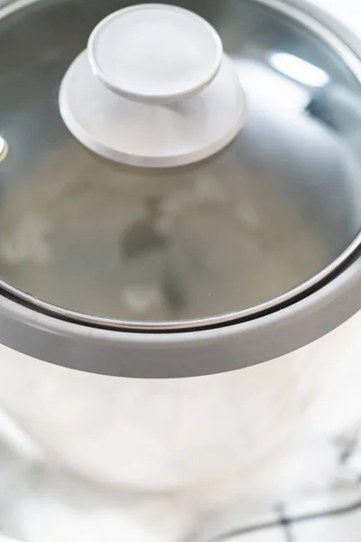 Κιλάντρο Λάιμ Ράις Μαγειρεύοντας Λευκό Μακρόσπερμο Ρύζι Μια Χύτρα Ρυζιού — Φωτογραφία Αρχείου