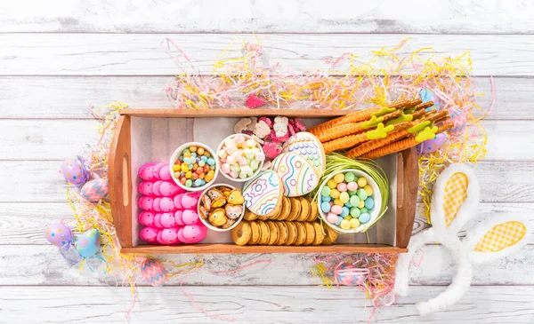 Düz Yatıyordu Paskalya Şekerleri Kurabiyeler Şekerlemelerle Şarküteri Kurulumu — Stok fotoğraf