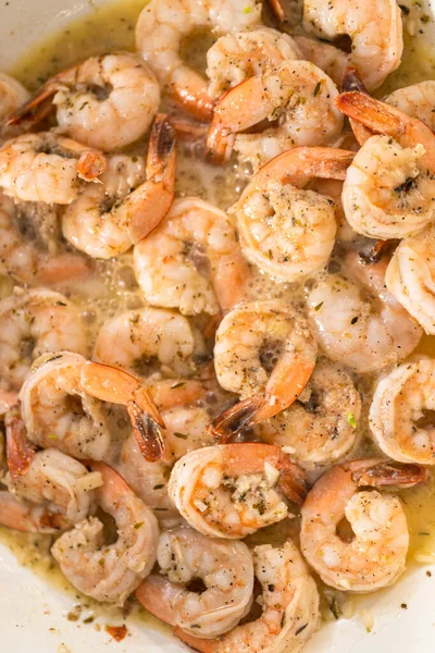 Frying Marinated Shrimp Cast Iron Frying Pan Prepare Garlic Shrimp — Zdjęcie stockowe