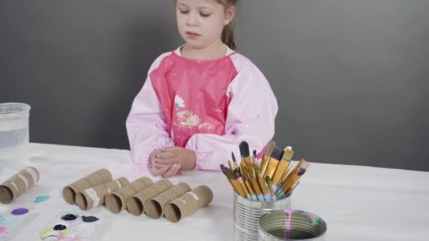 Kids Papercraft Painting Empty Toilet Paper Rolls Acrylic Paint Create — Stock Video