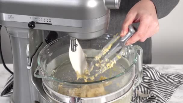 Krok Krokem Míchání Ingrediencí Kuchyňském Mixéru Péct Domácí Brioche Buchty — Stock video
