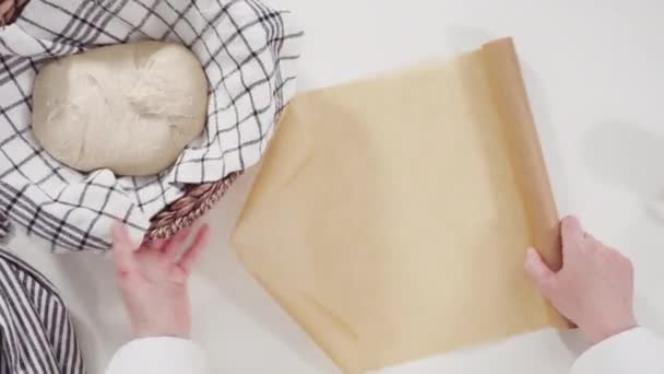 Waktu Berlalu Memanggang Roti Gandum Sourdough Buatan Sendiri Dalam Oven — Stok Video