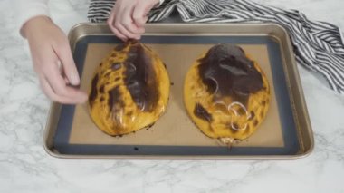Adım adım. Zeytin yağı, tuz ve biberli organik spagetti hazırlıyorum..